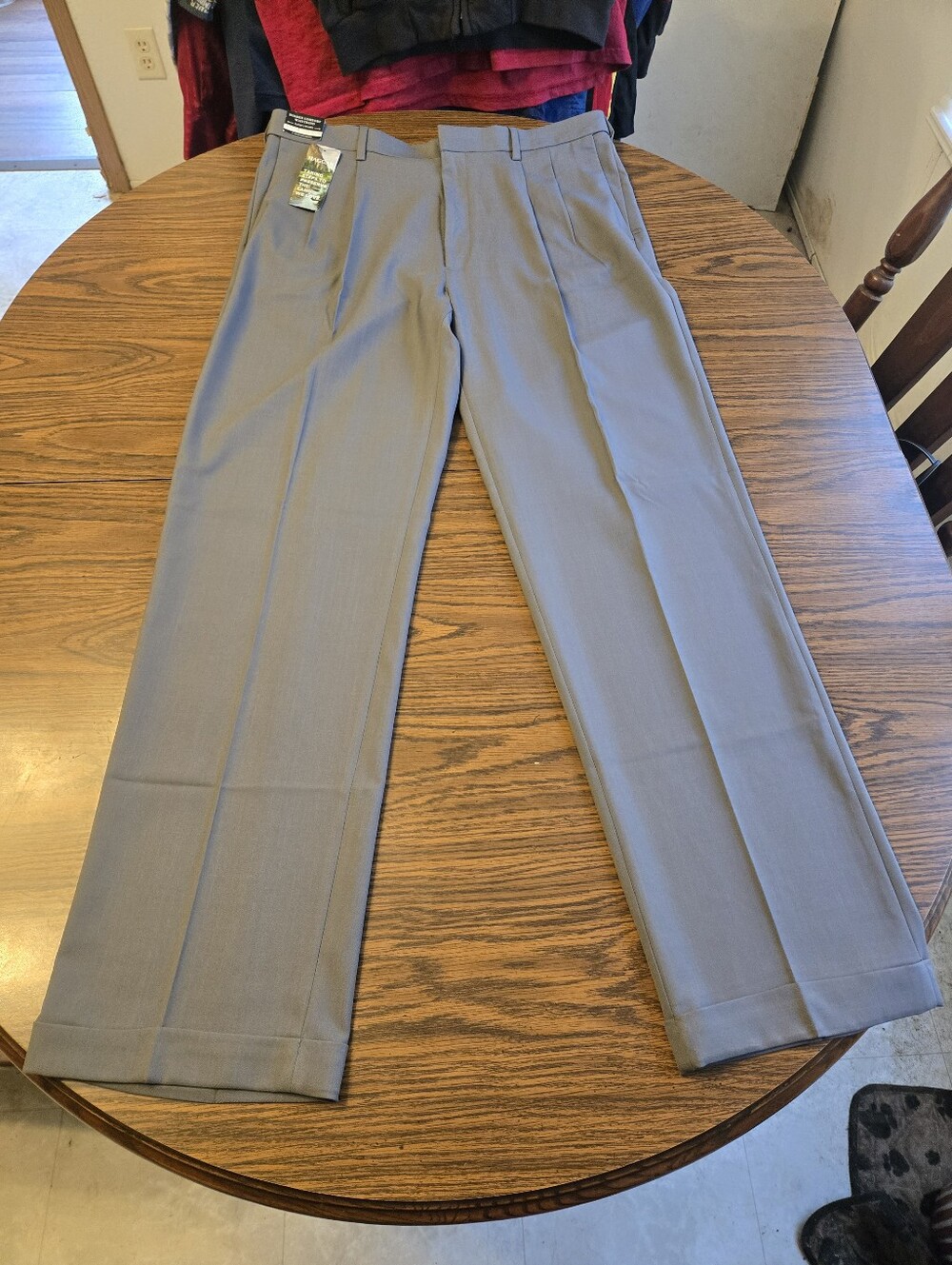 Haggar Premium Comfort Dress Pants Classic Fit Pleated. NWT
